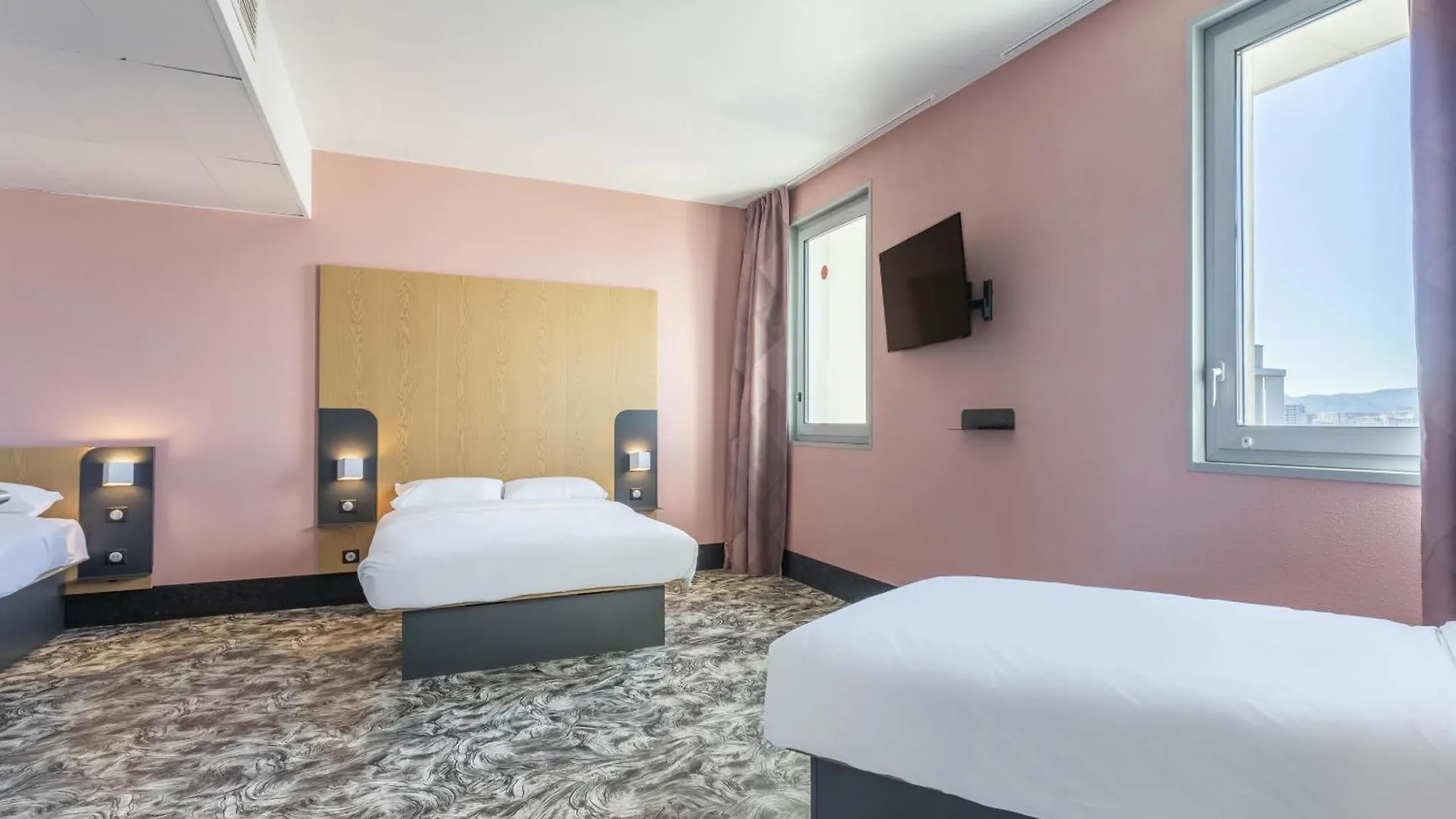 B&B Hotel Marseille Les Ports 2*,