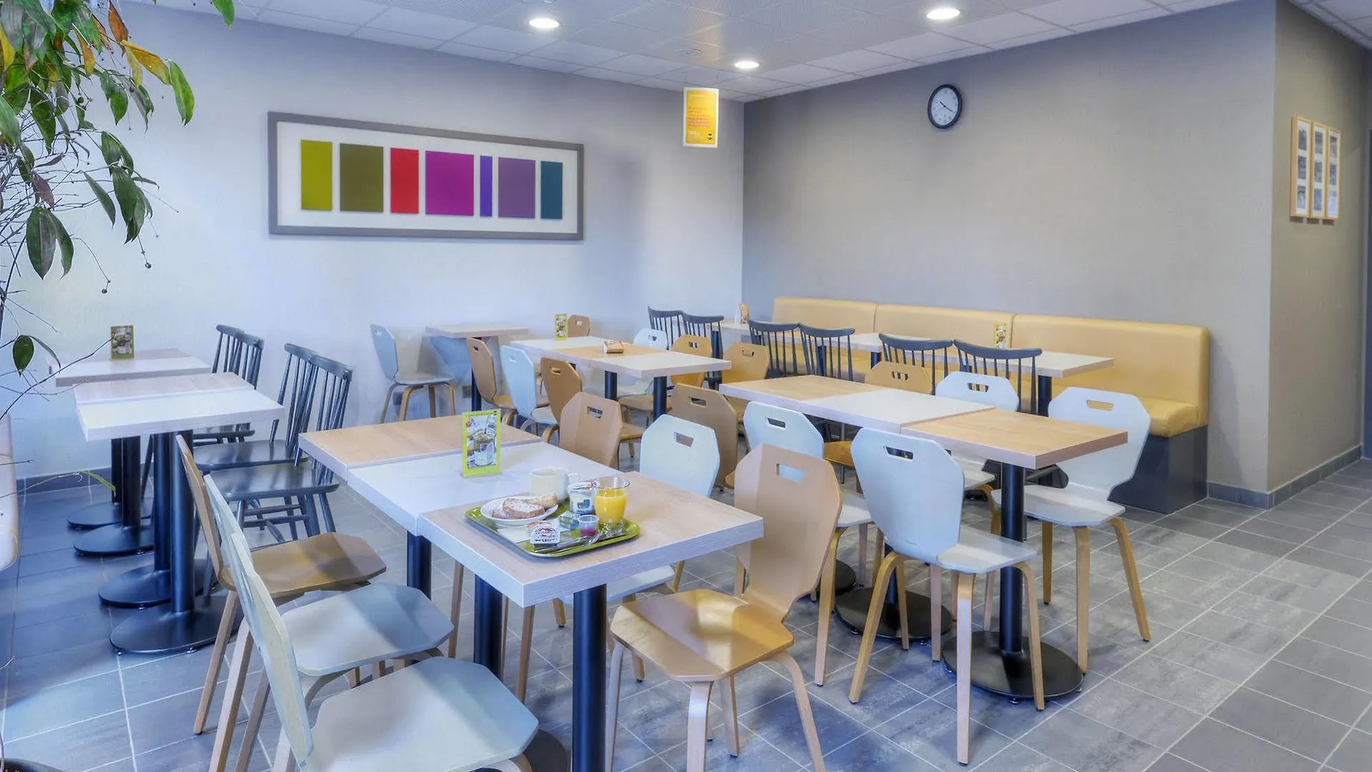 **  B&B Hotel Marseille Les Ports Francia
