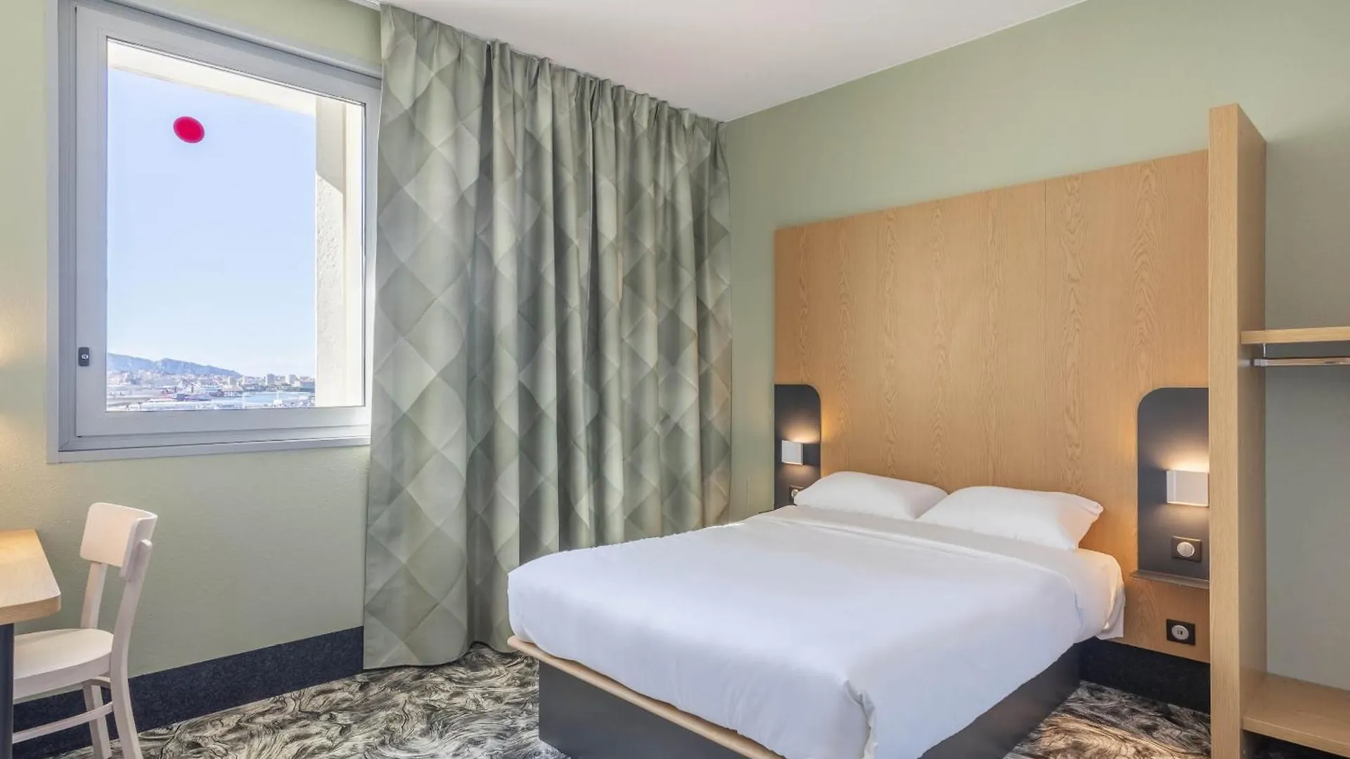 B&B Hotel Marseille Les Ports 2*,
